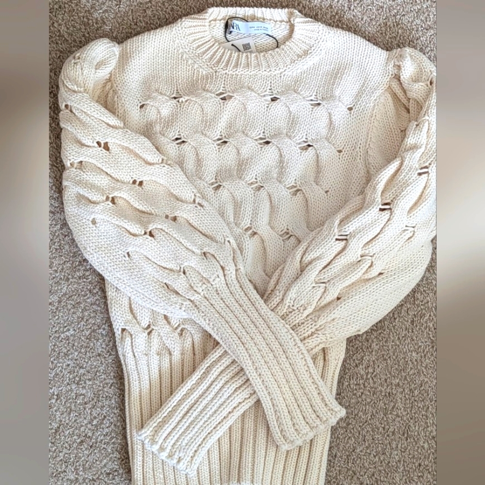 Zara Ivory Cable Knit Sweater